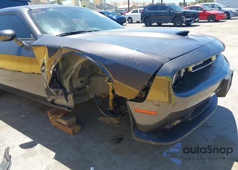 2021 Dodge Challenger R/T z USA, uszkodzony, nr VIN 2C3CDZBT8MH526489